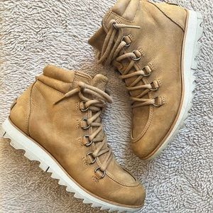 Sorel Brown Harlow Lace Leather Bootie. Size 5.5 US